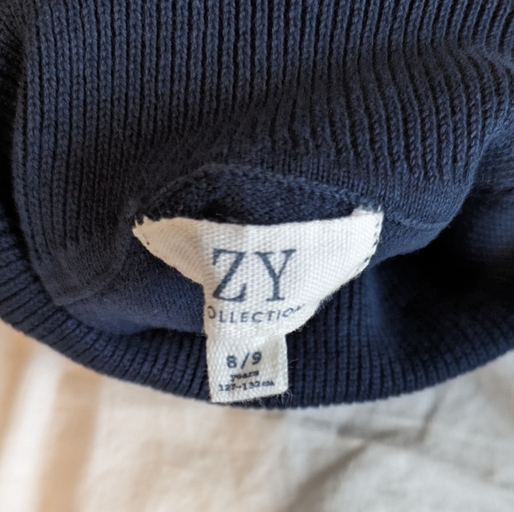 Kids sweater size 8/9 years old. - Picture 3 of 3